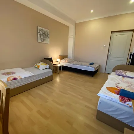 Hermina Apartmanhaz * بودابست