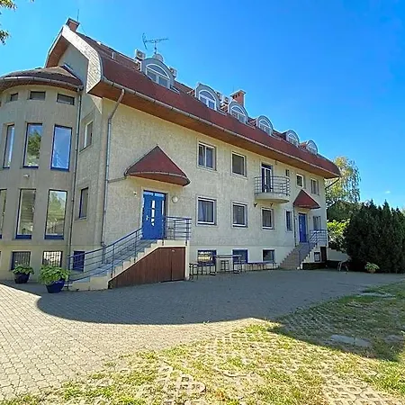 Hermina Apartmanhaz فندق